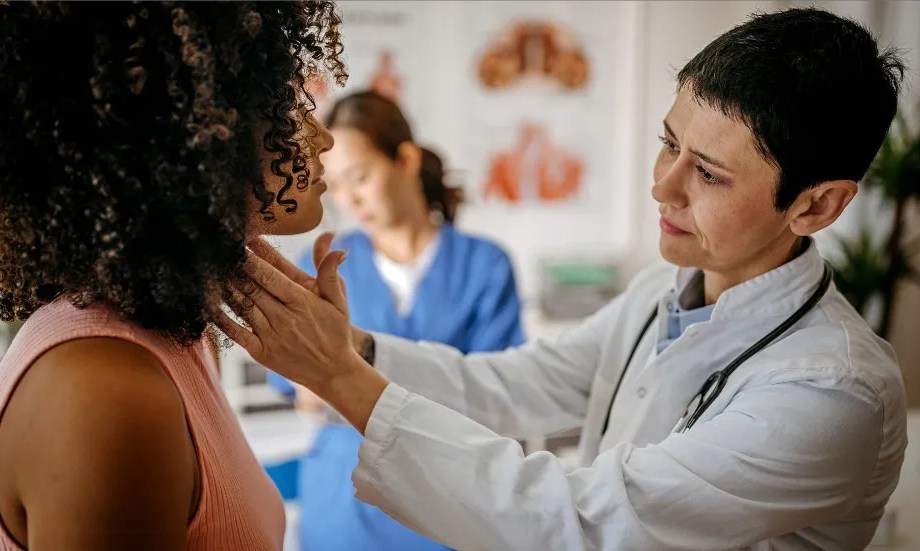 How to become an Endocrinologist?
