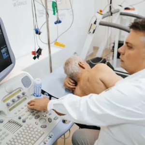 How to become a cardiologist